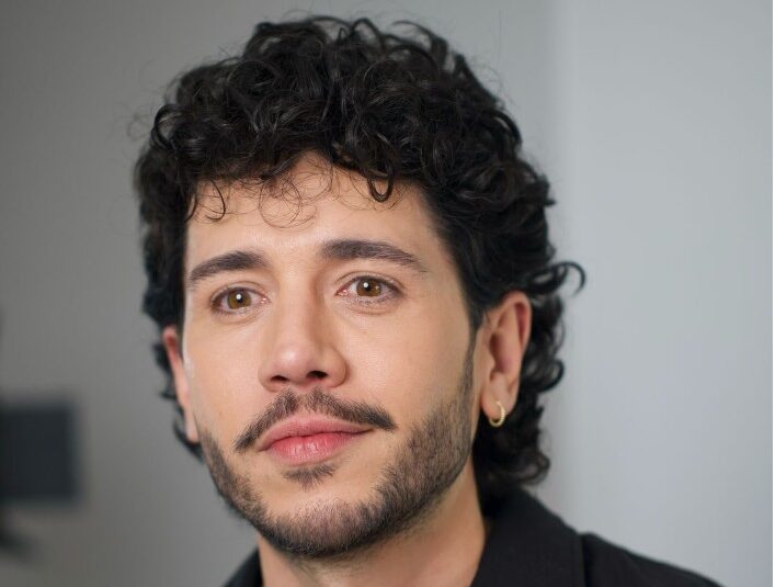 José Lombana, el actor que se roba el show como «El amante de Colombia»