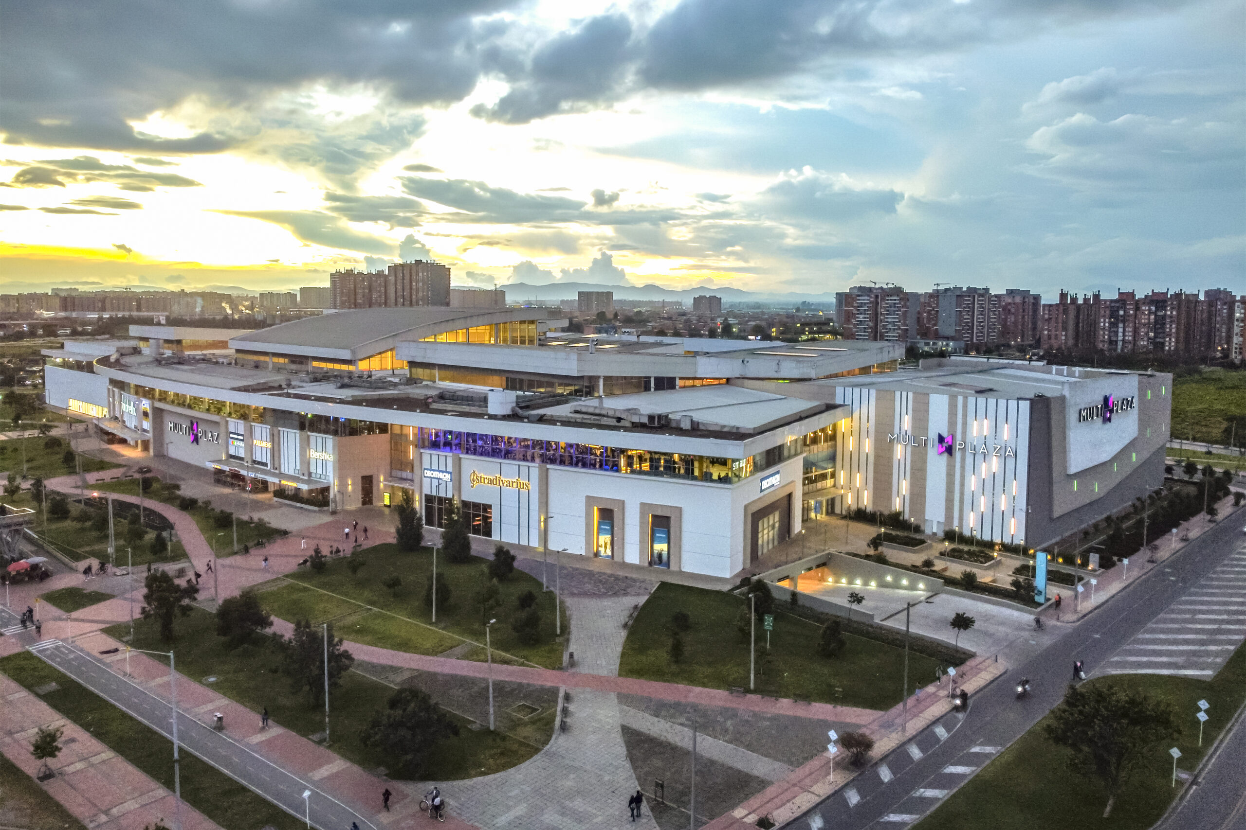 Lluvia que vale oro: Multiplaza Bogotá recupera miles de metros cúbicos de agua cada año