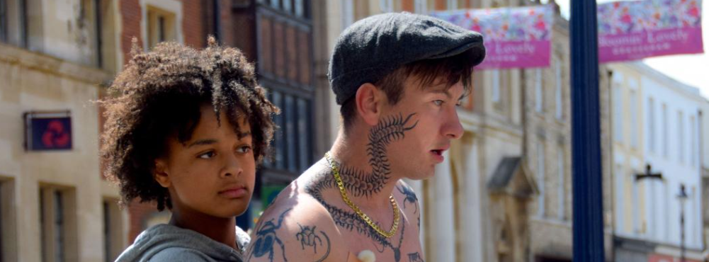 Andrea Arnold vuelve a la ficción con «Bird», una obra luminosa sobre el caos familiar y la esperanza