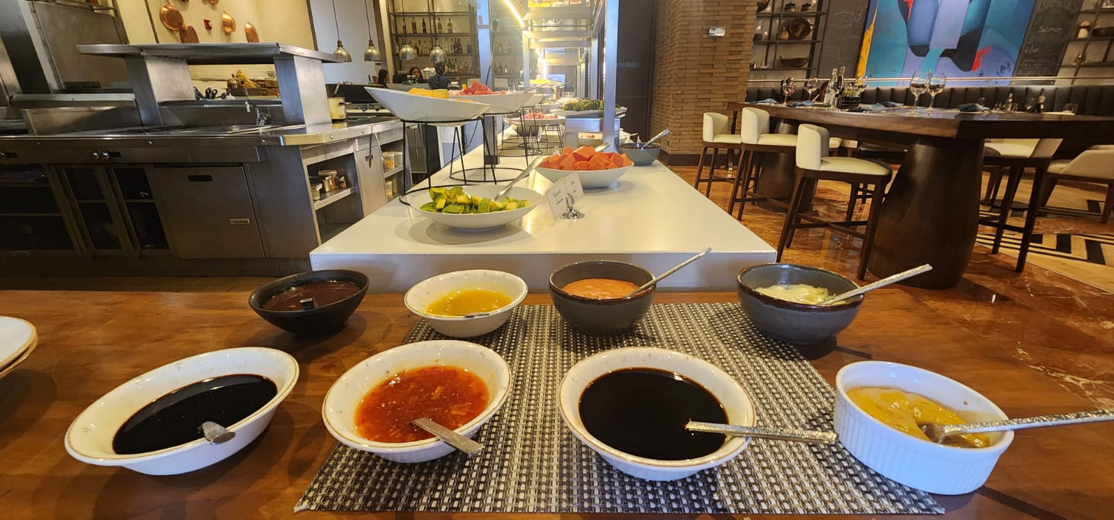 Tu plato, tu forma: así es la Salad Bar de JW Marriott Bogotá