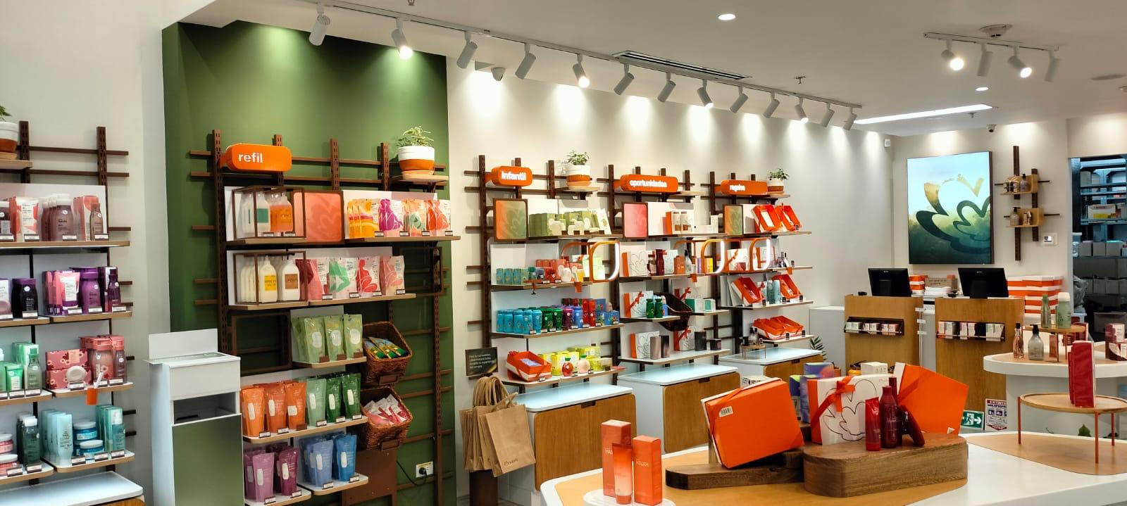 Centro Mayor recibe a Natura: nueva tienda apuesta por la innovación, el reciclaje y la conexión emocional