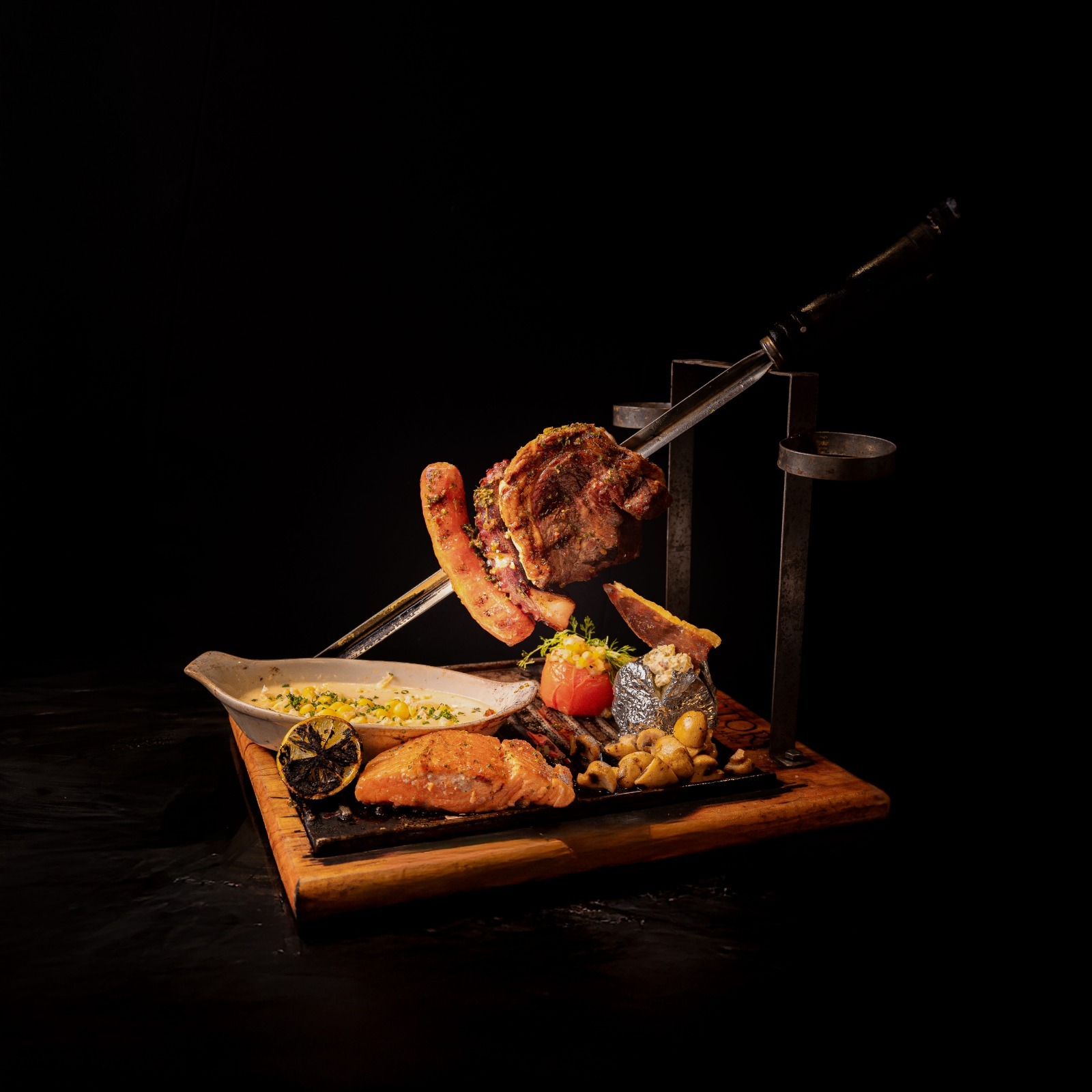 JW Marriott Bogotá eleva la gastronomía con Factory Steak & Lobster, cortes y vinos selectos