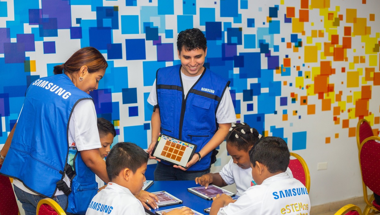 Inicia tu Carrera en un Great Place to Work: Samsung Colombia Abre su Convocatoria para Practicantes en Áreas Clave