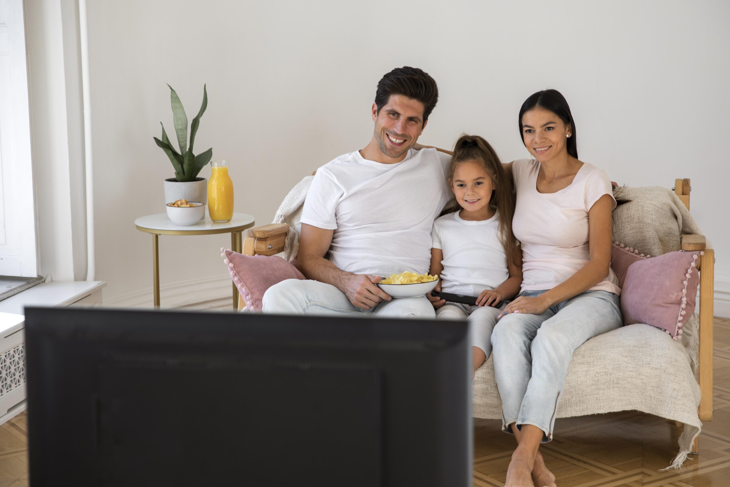 Roku se une a Finlandek para traer a Colombia TVs inteligentes más accesibles, modernas y fáciles de usar