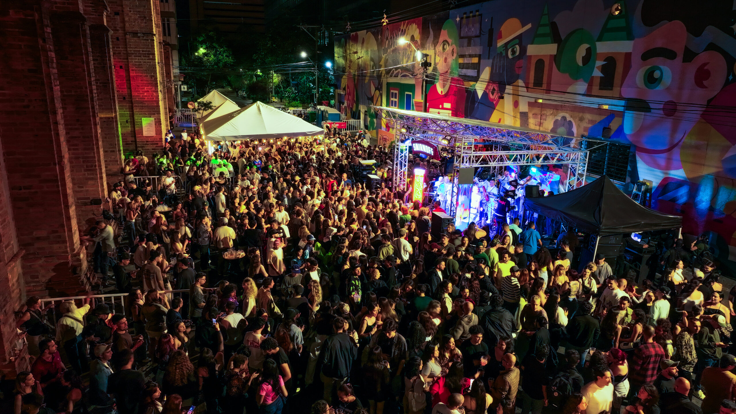 Smirnoff Spicy revoluciona la Alborada: así nació La Alborotada en Medellín