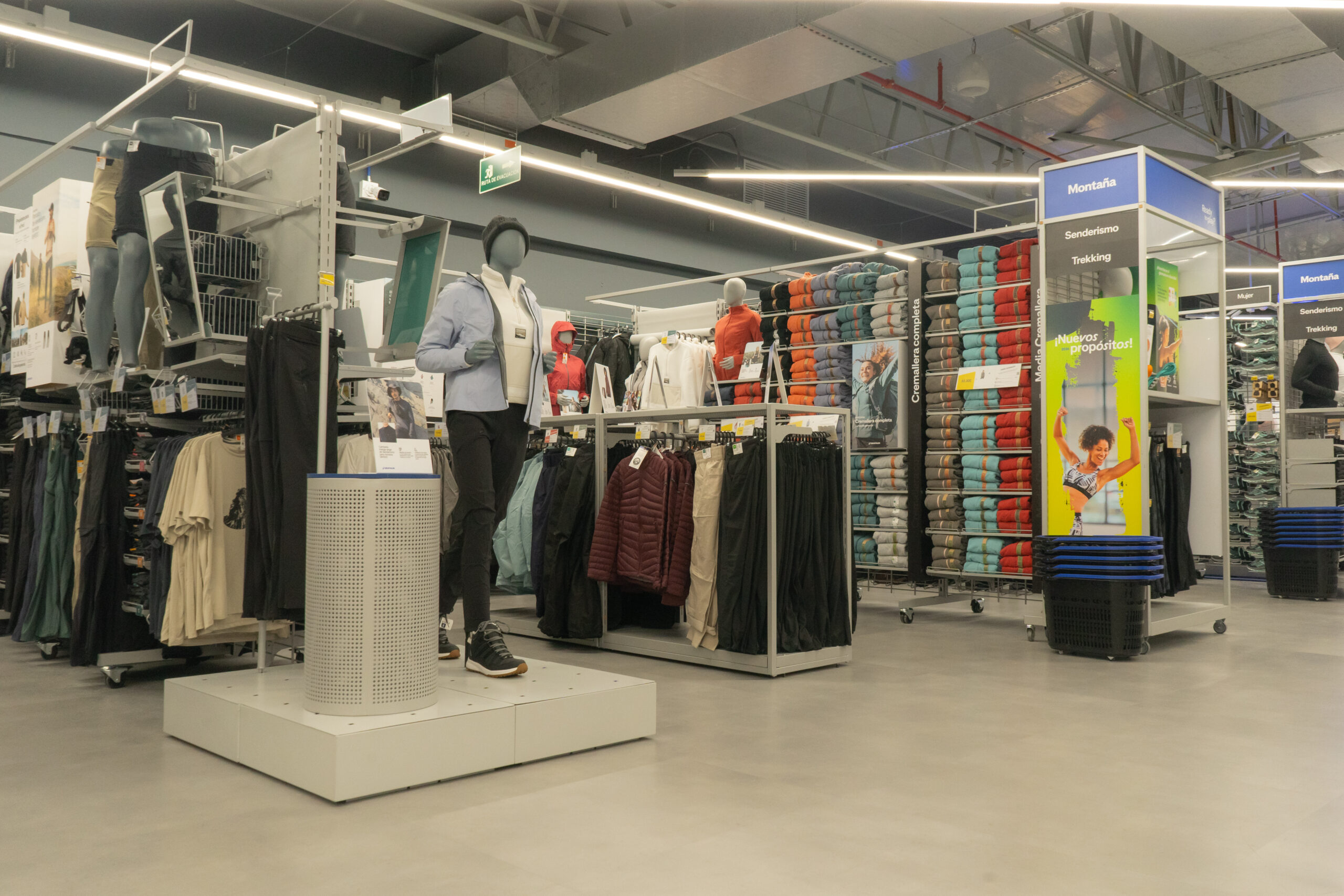 Decathlon refuerza su presencia en Bogotá con la apertura de su tienda número 20 en Unicentro