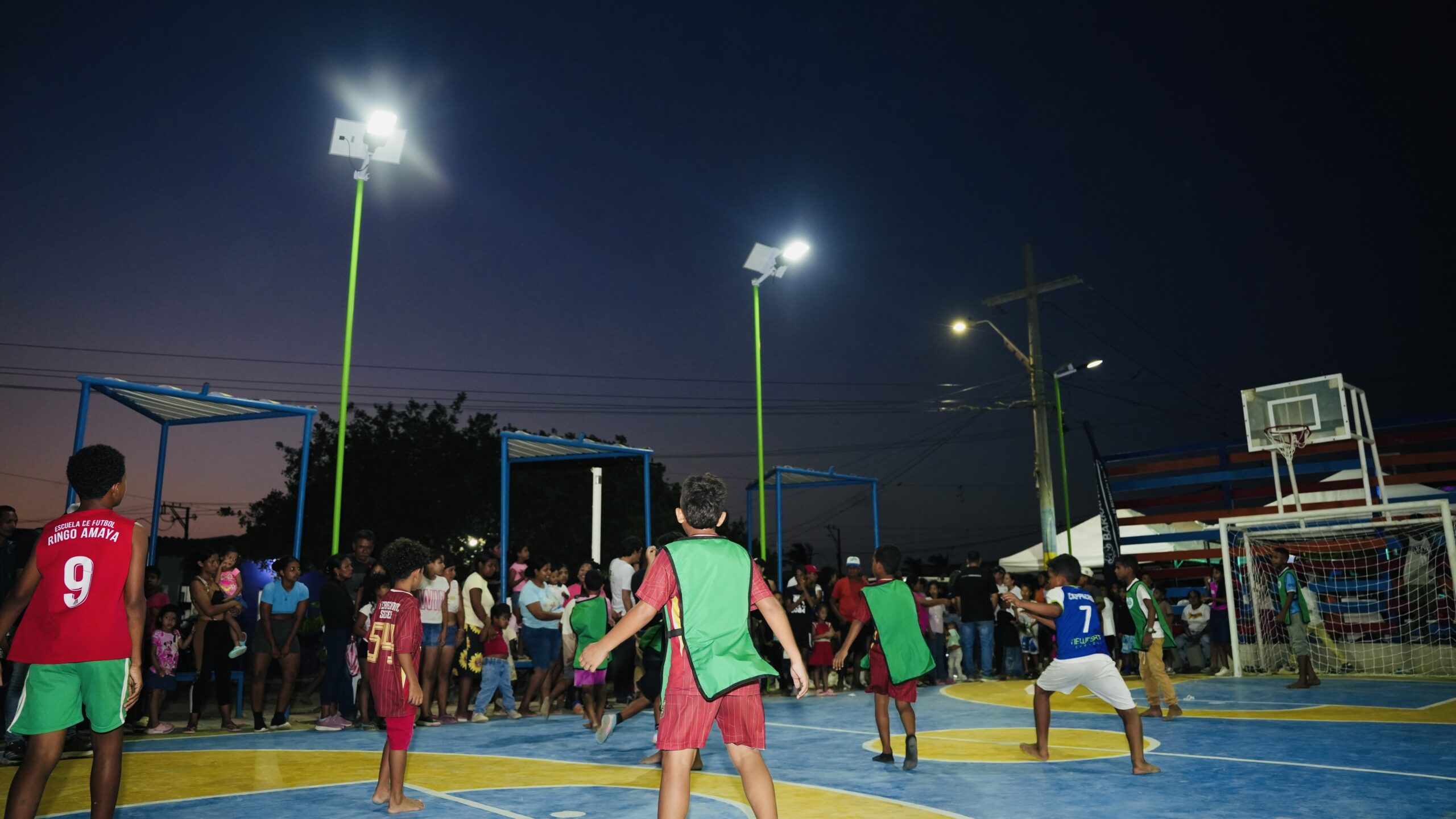 MILO® y sus aliados llevan luz solar a Barranquilla e impulsan la seguridad y el deporte nocturno para más de 7.000 personas