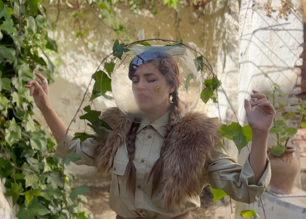 SOL ESCOBAR PRESENTA “DE PADRE: SOÑADORA” UN ÁLBUM ÍNTIMO, LIBRE Y CINEMATOGRÁFICO QUE CONVIERTE LA SENSIBILIDAD EN ARTE