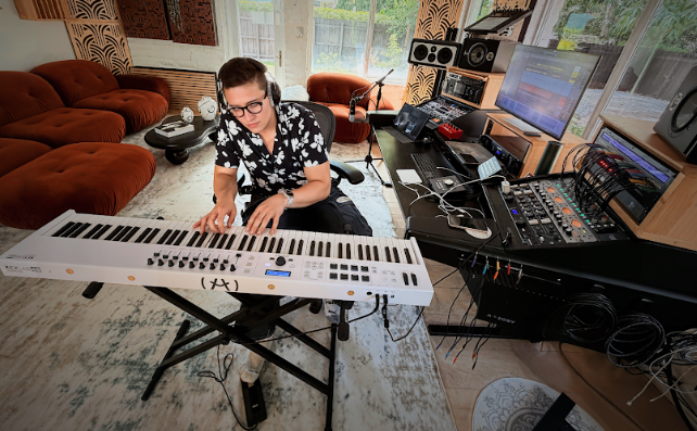 Nicolás de la Espriella, el colombiano que transforma talento en éxitos mundiales