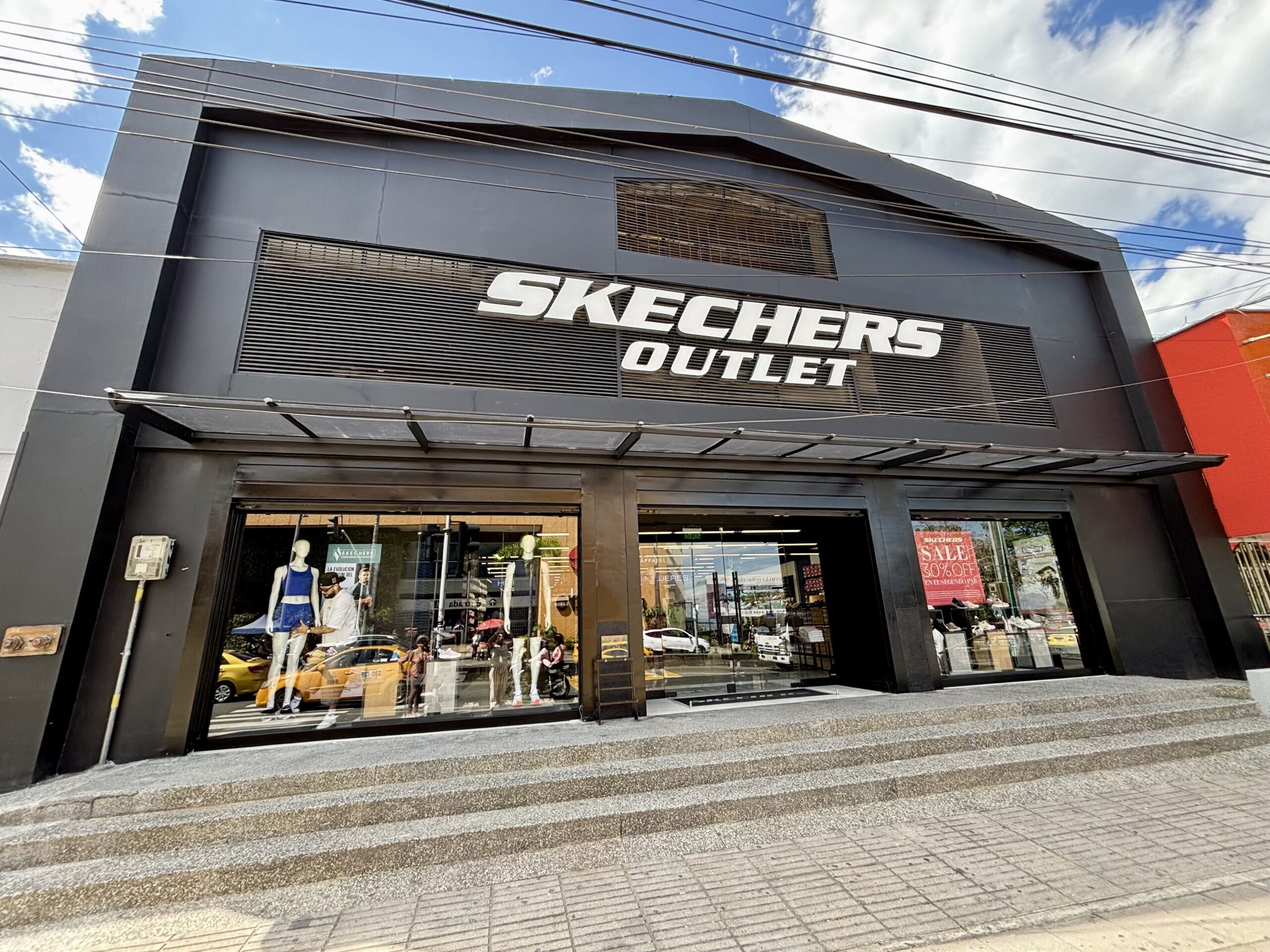 Skechers llega a Armenia con una nueva tienda y un mensaje de respaldo al comercio del Eje Cafetero
