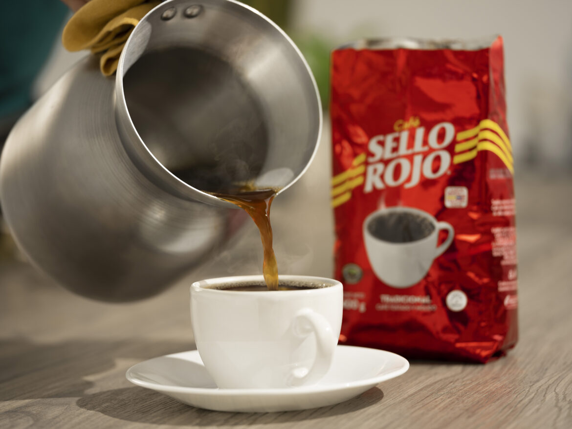 El café que acompaña a Colombia todos los días baja de precio: Sello Rojo anuncia reducción de hasta 17%