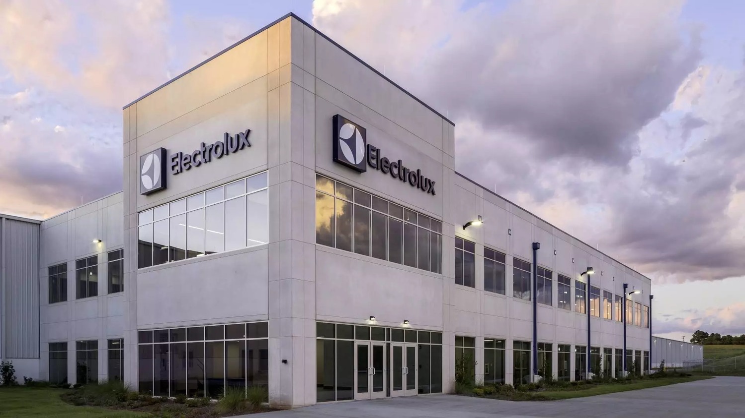 Electrolux reporta sólido semestre en Colombia liderado por un aumento del 203% en la categoría de refrigeración